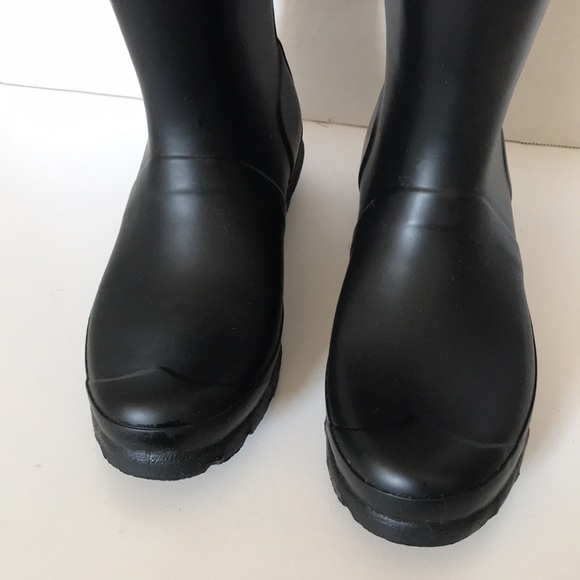 Hunter black matte rain boots size 4/5 - Picture 3 of 8